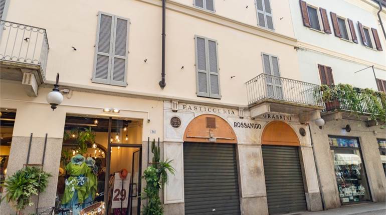 VENDESI  UFFICI IN CENTRO STORICO