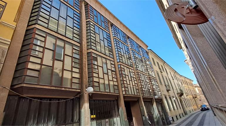 Office for sale in Novara
