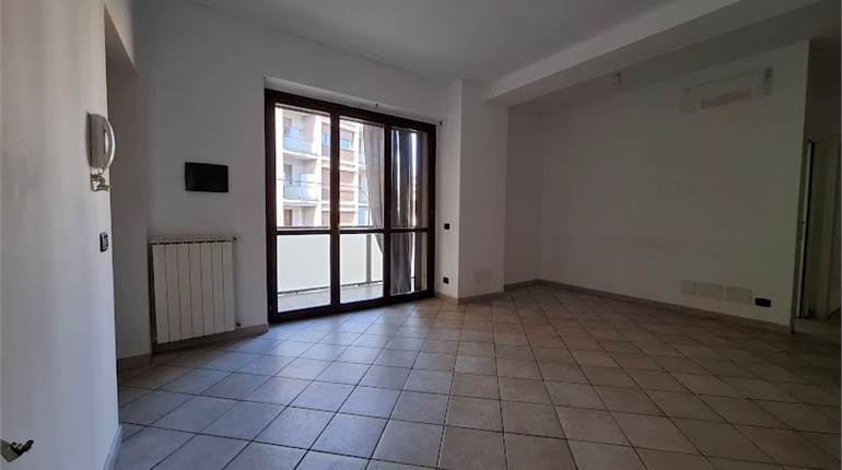 APPARTAMENTO RISTRUTTURATO NON ARREDATO A NOVARA