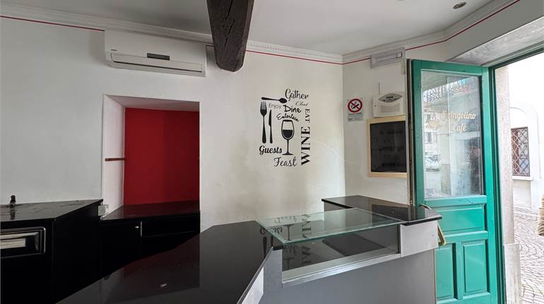 Commercial Premises / Showrooms for sale in Galliate