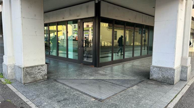 Office for rent in Novara