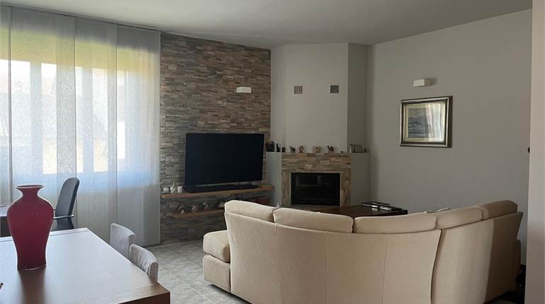ELEGANTE APPARTAMENTO INDIPENDENTE IN VILLA