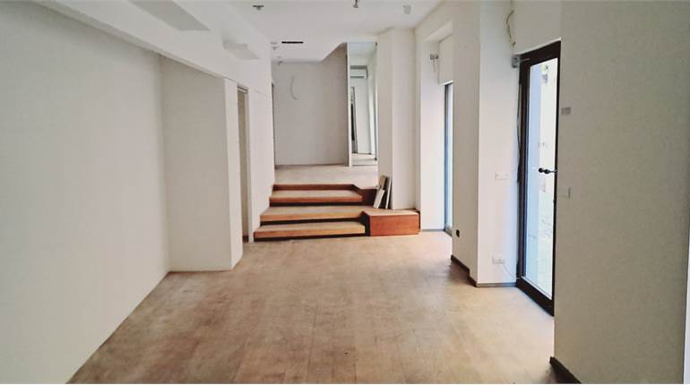 CENTRO STORICO AFFITTASI NEGOZIO