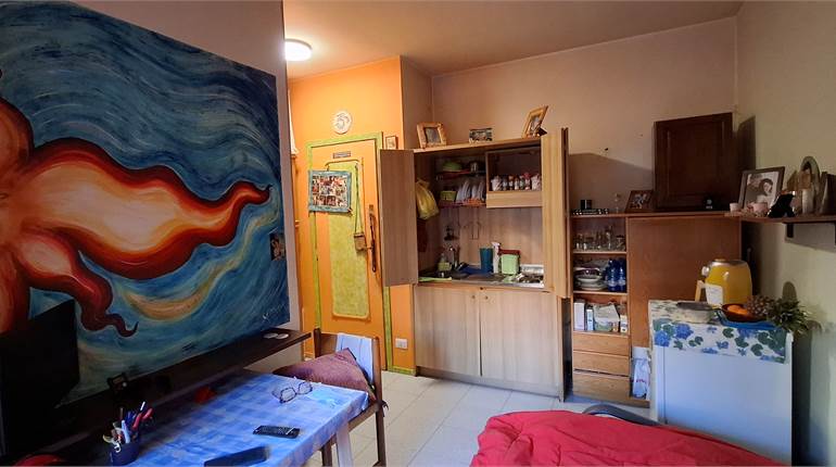 MONOLOCALE IN VIA D'ENRICIS A NOVARA