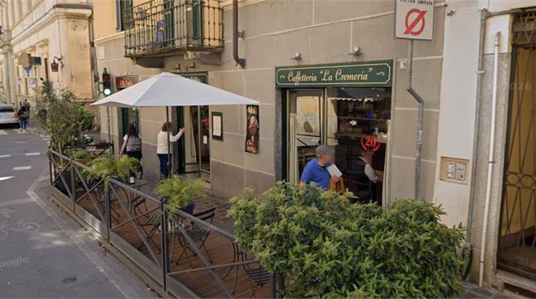 Bar for cession in Novara