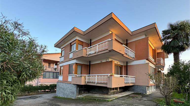 APPARTAMENTO DI 140 MQ. CON LOCALE HOBBY 70 MQ. E BOX - CITTADELLA