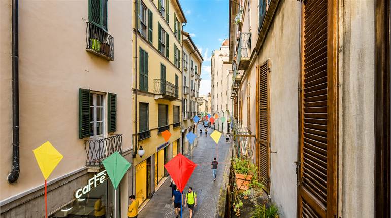3 ROOM APARTMENT HISTORIC CENTER