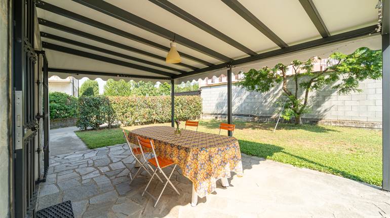 Villa for sale in Novara