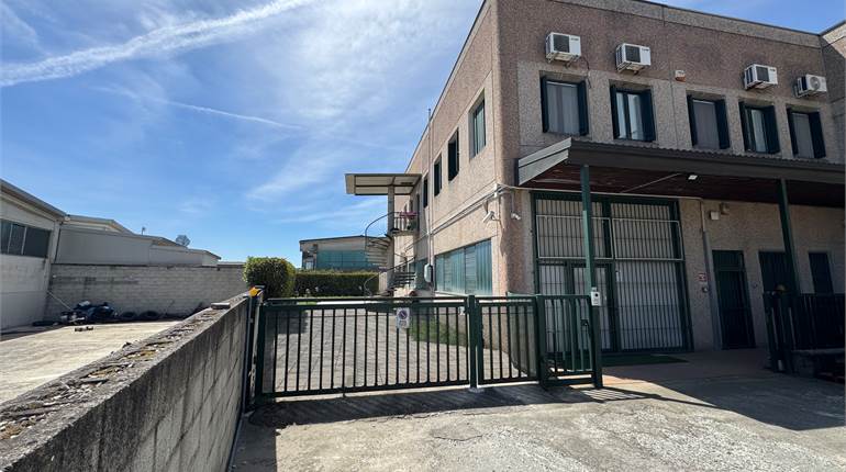 TRILOCALE INDIPENDENTE CON UFFICIO E LABORATORIO - SAN PIETRO MOSEZZO