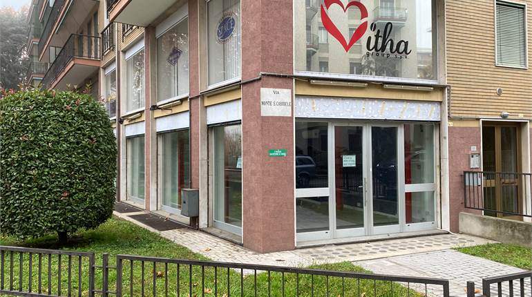 Commercial Premises / Showrooms for rent in Novara