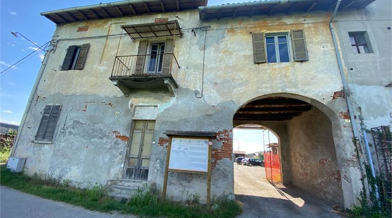 House of Character for sale in Novara