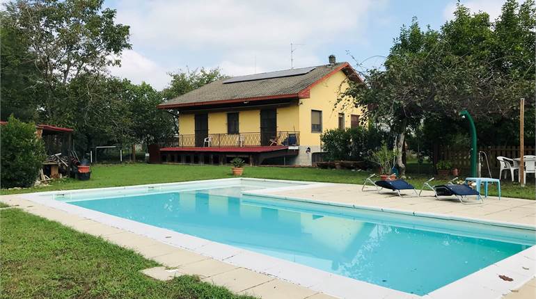 Villa for sale in Caltignaga