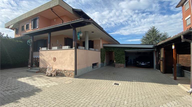 Villa for sale in Borgolavezzaro