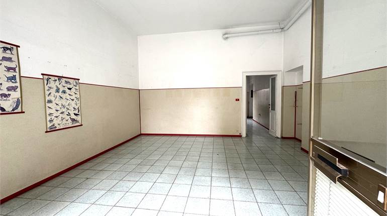 Commercial Premises / Showrooms Sale in Novara (NO