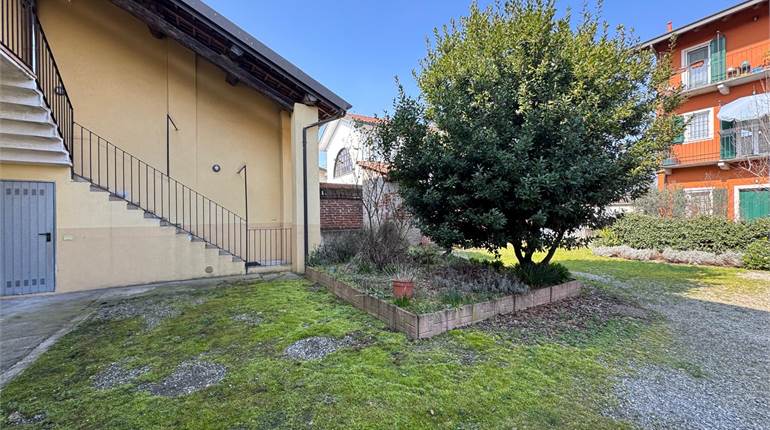 VEVERI - BILOCALE RISTRUTTURATO CON BOX